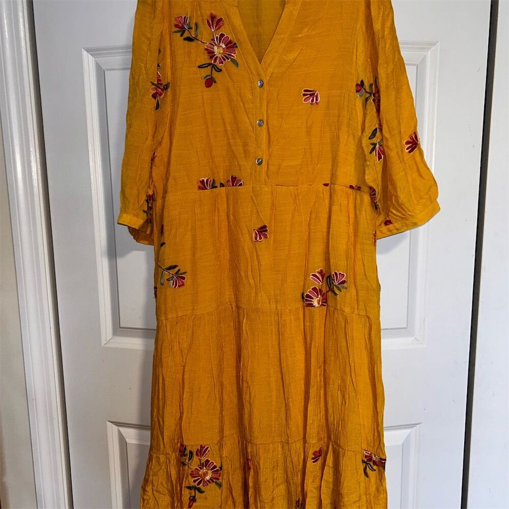 Figueroa & Flower Women's L Yellow Embroidered Floral Knee Length Dress
